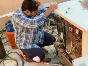 فني صيانة كهرباء بالرياض 