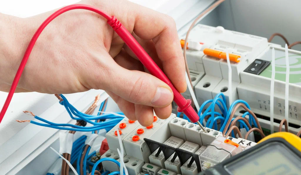 فني صيانة كهرباء بالمجمعة | 0591782680